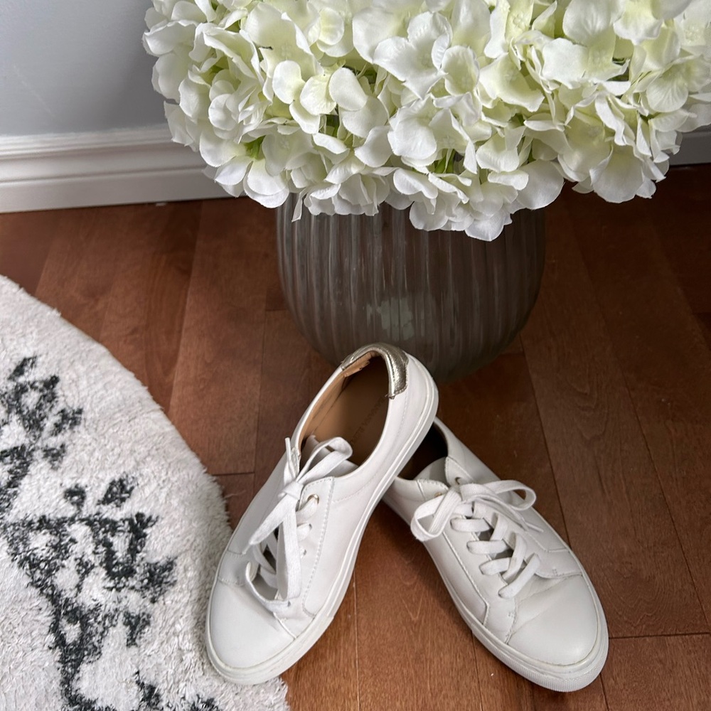 Banana Republic white leather sneakers